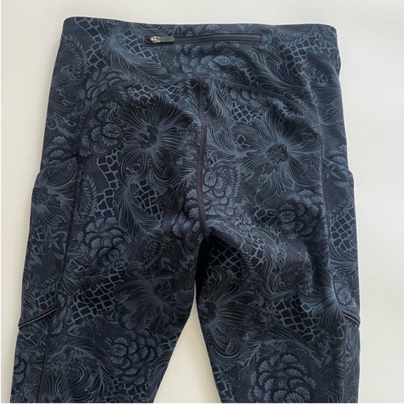 Lululemon Speed Up Tight Full-On Luxtreme 28"
Nouveau Mach Blue Black Pockets - Picture 13 of 15